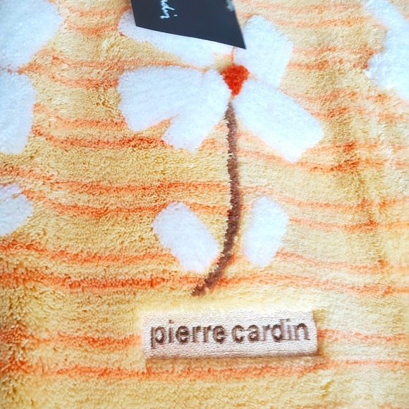 Bath Mat and towel Bundle - Picture 3 of 11